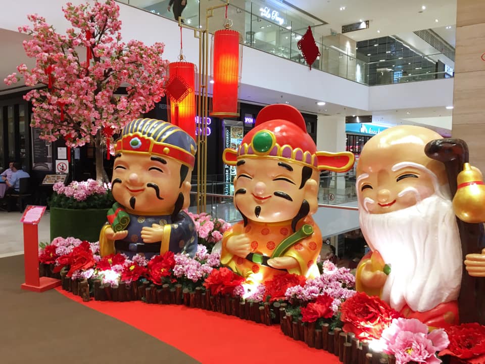 People visit Chinese New Year decoration A Regal Celebration in Kuala  Lumpur, Malaysia - Xinhua