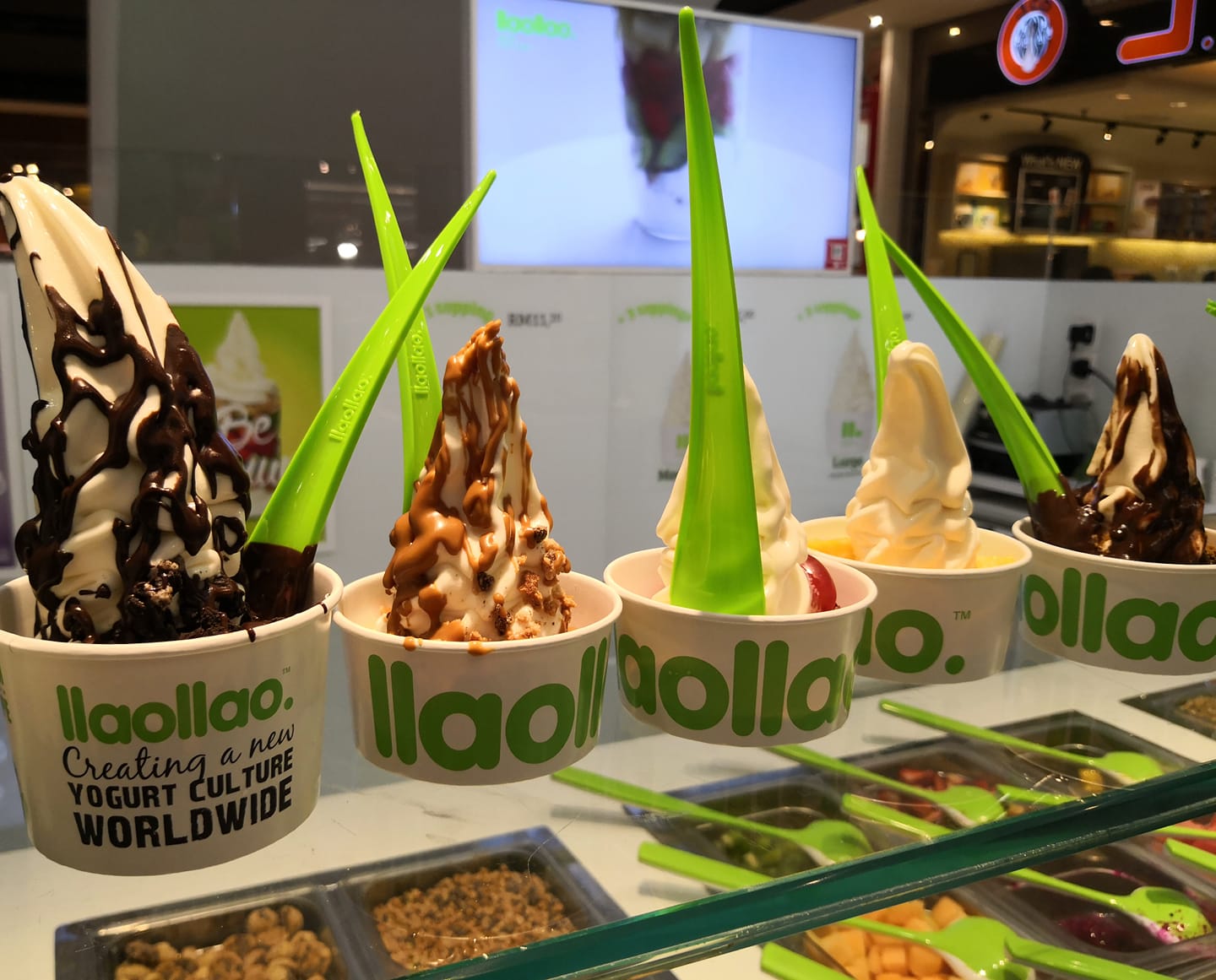 llaollao launches mini cookies smoothie